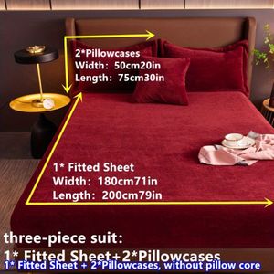 Luxe Bordeauxrode 3- Fleece Beddengoed Set - Inclusief Zacht & Warm Hoeslaken en Kussenslopen, Ademend voor Alle Seizoenen, Machinewasbaar