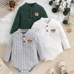 3-delige Jongens Onesie Set met Lange Mouwen - Zachte Gebreide Jumpsuits met Beer & Hartjes Patronen, Knusse Herfst/Winter Outfits, Gemakkelijke Knoopsluiting, voor Buiten