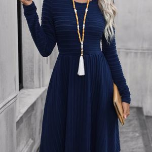 Vrouwen's Elegante Marineblauwe Lange Mouw A-Lijn Jurk - Flatterende Herfst/Winter Formele & Casual Outfit, Makkelijk te voor Dagelijks en Feestgebruik, Verfijnde Stijl, Comfortabele Pasvorm