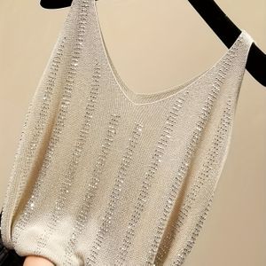 Elegante V-hals vest met strass steentjes | kleur, zomerse stijl, mouwloze top