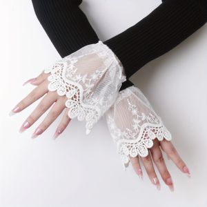 Dames Trui met Mouwen, Lege Haken Bloemen Kanten, Geborduurde Mouwen en Elastische Polsmokkeringen.