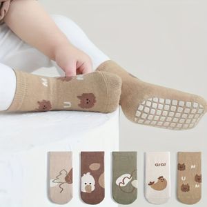 5 Pairs Kids Cartoon Beer Mid-Calf Sokken, Unisex Jongens en Meisjes Alle-Seizoenen Gebreide Polyester Mengsel (95% Polyester, 5% ), Wasbaar in de Wasmachine