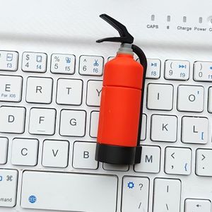 Stijlvolle en creatieve USB-flashdrives in de vorm van een brandkraan, beschikbaar in 4GB, 8GB, 16GB, 32GB, 64GB en 128GB, gemaakt van PVC en silicone, geschikt voor micro/pc-cadeaus.