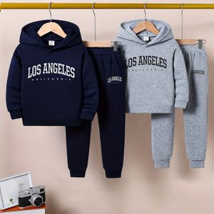 2-delige set met 'LOS ANGELES' opdruk voor jongens, met lange mouwen, capuchon en broek. Comfortabele set voor dagelijks gebruik en buitenactiviteiten in de herfst en winter.