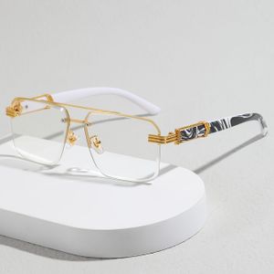 Een paar herenbrillen met vierkante montuur