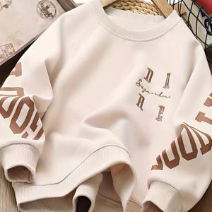 Ronde-hals sweatshirt voor jongens voor lente en herfst, met geborduurde ontwerp, trendy prints en een reguliere pasvorm.