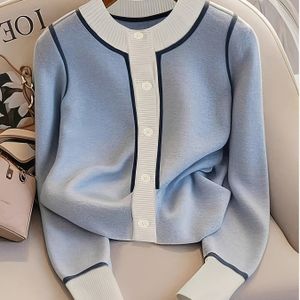 Elegante Franse-geïnspireerde Kabeltrui voor Vrouwen - Lichtblauw & Wit, Lange Mouw, Knopen, Geribbelde Mouwen, Perfect voor Lente/Heren, Lente Buitenkleding | Kabeltrui | Knopentrui