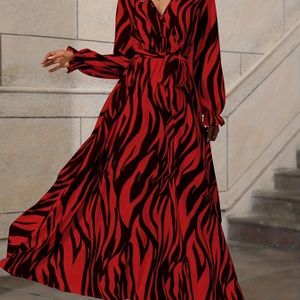 Maxi-jurk met rode zebra-print voor dames - V-hals, lange mouwen, A-lijn-, casual stijl, alledaags , polyesterstof, casual jurk | Vibrant print jurk | Polyester jurk