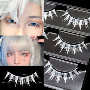 Witte Nepwimpers COSPLAY Comic Natte Steel Wimpers Korte Middellange Lengte Toneel Kleurrijke Optreden Eén Doos