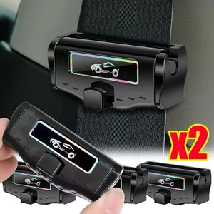 Schouderbandversteller voor autogordels, voorkomt dat de banden op de nek , nekverstoring, verbetert het rijcomfort, set van 2 stuks.