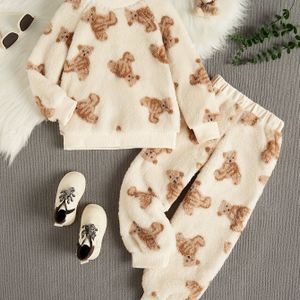 Meisjes 2- trendy fluwelen set met lange mouwen en broek, cartoon beer print, kinderen voor lente, herfst en winter buiten, casual stijl