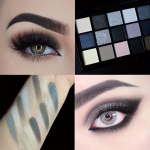 Gothic Smoky Oogschaduwpalet - 15 Kleuren in Zwart, Donkergrijs & Wit | Mat en Glanzende | Langhoudende Waterdichte Formule voor Opvallende Halloween- en -stijlen