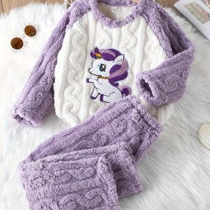Meisjes' Warm Cartoon Pluche Casual Outfit, Ronde Hals Winter Comfortabele Zachte Lichtbeige Dagelijkse Kleding voor Medium tot Grote Maten, Verwijdert van Vuurbronnen