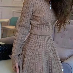 Ribgebreide Trui en Rok Set | Polo Kraag, Kleur, Tweedelige Outfit