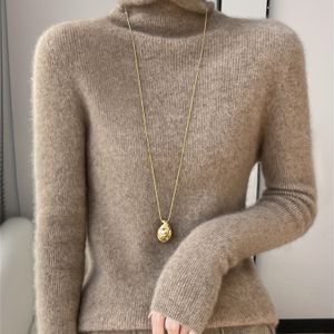 100% Merino Wol Dames Pullover met een Aansluitend Design, Voorzien van een Zachte en Huidvriendelijke Turtleneck, Perfect voor de Herfst en Winter.