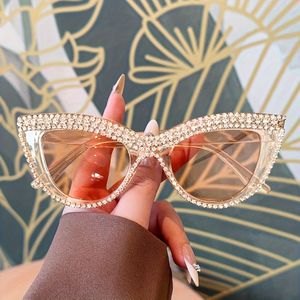 1 stuk Dames Sprankelende Kattenoog Modebril - Metalen Montuur met Decoratieve Strass, Trendy & Stijlvol voor Dagelijkse Fotografie, Stijlvolle Bril|Kattenoog Ontwerp|Polycarbonaat Montuur