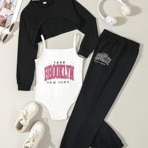 Driedelige set met een stijlvolle gebreide jumpsuit met ronde hals en lange mouwen, ontworpen voor meisjes met trendy letterprints, perfect voor de lente en herfst, voor buiten.