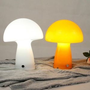 GUANSHAN Paddestoel Tafellamp Bruiloft Bedlampje Europese Stijl Glas Nachtlampje Bauhaus Decoratieve Tafellamp voor Slaapkamer, Woonkamer, Huwelijkscadeau