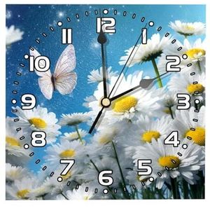 YTYVAGT Wandklokken op batterijen, moderne klokken, witte madeliefje vlinder bloem, vierkante stille klok 7.85 inch