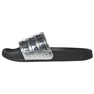 Adidas Farm Rio Adilette Comfort Front Stripe Gegraveerd Logo Slide Slippers voor Vrouwen, Zwart/Zilver Metallic/Zilver Metallic, 40.5 EU