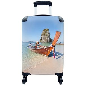 MuchoWow® Koffer - Strand - Vrouw - Boot - Past binnen 55x40x20 cm en 55x35x25 cm - Handbagage - Trolley - Fotokoffer - Cabin Size - Print