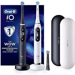 Oral-B iO Series 7s oplaadbare tandenborstel met 2 handgrepen, 2 opladers, 3 borstelkoppen en 2 luxe reiskoffers