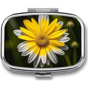 Geel Grijs Bloem Pil Doos, 2 Compartiment Geneeskunde Pil Case, Draagbare Pil Organizer voor Pocket Of Portemonnee Decoratieve Metalen Geneeskunde Vitamine Organizer