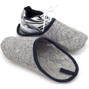 Wolvilt pantoffels 44