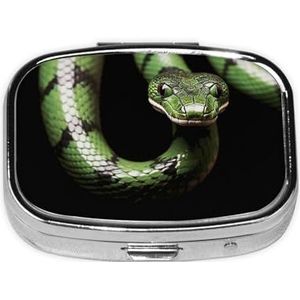 Groene slangenprint pillendoos, vierkant metalen pillendoosje met 2 compartimenten, draagbare mini-pillenorganizer, schattige pillencontainer voor zakportemonnee, kantoor, reizen