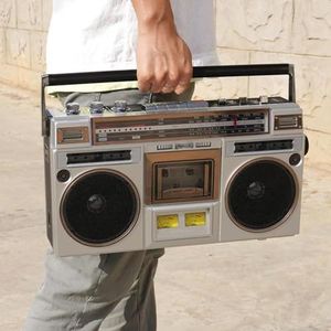 Klassieke retro Bluetooth kassettespeler van de 80er, draagbare stereo taperecorder met ingebouwde luidsprekers, radio, SD/USB-compatibel, AM/FM-radio, voor familiefeesten, reizen, feesten.