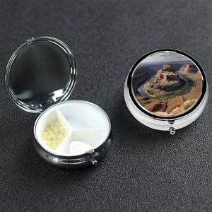 Grand Canyon Arizona pillendoosje met 3 vakken, dagelijkse metalen draagbare pillenorganizer voor zakportemonnee, pillendoos met spiegel, ronde medicijnvitaminehouder, uniek cadeau