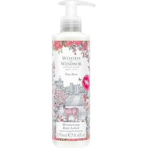 Woods of Windsor bodylotion, bloemige lichaamscrème voor vrouwen met viooltjesblad en rozen Otto. Deze snel absorberende crème verzacht en hydrateert de huid, met echte rozengeur, 250 ml.