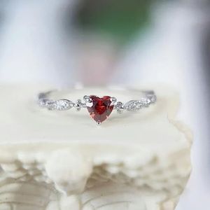 Mode charme liefde Ruby ringen voor vrouwen hart rood kristal zirkoon Ring bruiloft partij sieraden verjaardag cadeau-8-zilver