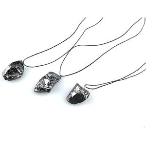 SN NATURSTEIN UG - Shungite mineraal kristal hanger ketting | Karelische edelsteen en helende steen 6-9 g. - 3 stuks