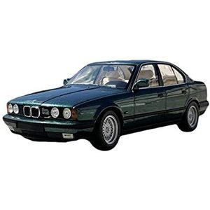 Schaal Automodel 1 18 Voor BMW 535i Groene Legering Spuitgieten Statische Model Auto Collection Display Mannen Fashion Gift Cars Replica