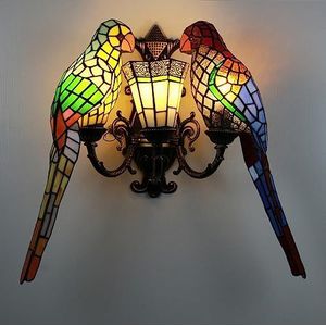 Tiffany Stijl Papegaai Vormige Wandlamp, Handgemaakt, Gebrandschilderd Glas, 3-Licht Decoratieve Verlichting Voor Slaapkamer, Woonkamer En Oprit