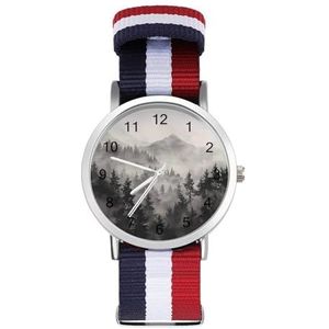 Misty Fog Pine Tree Forest Automatisch Horloge voor Mannen Vrouwen Mode Quartz Horloge Armband Polshorloge voor Thuiskantoor