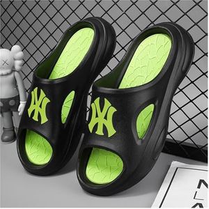 Herenschoenen EVA-huispantoffels Antislipbadslippers met dikke zolen Comfortabele lichtgewicht slippers Heren Zomerstrandschoenen (Kleur : Dark Green, Size : 43-44)