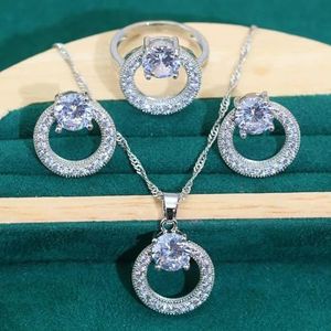 Nieuwe ronde rode steen bruid zilveren kleur bruiloft sieraden Set voor vrouwen oorbellen Ring ketting hanger verjaardagscadeau dagelijks dragen