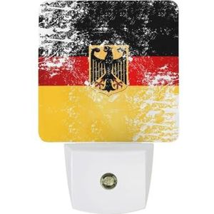 Retro Duitsland Wapen Vlag Warm Wit Nachtlampje Plug In Muur Schemering naar Dawn Sensor Lichten Binnenshuis Trappen Hal
