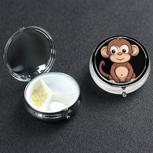 Cartoon Bruin Aap Pil Case Draagbare Metalen Pil Doos 3 Compartiment Pil Organizer Leuke Reizen Pil Container Vitamine Organizer voor Portemonnee Pocket Reizen Gift