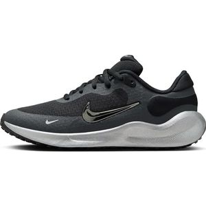 Nike Revolution 7 oudere kinderhardloopschoen, zwart/metallic zilver-antraciet, 36 EU, Zwart Metallic Zilver Antraciet, 36 EU