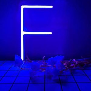 LED Alfabet Neonlichten, Neon Letter Sign Letter Neon Light Letters Lights Batterij en USB Powered Neon Sign Glow Neon Sign Letters Neonreclames voor Kerst Bar Cafe Party,Blauw,F