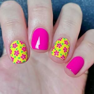 24Pcs Vierkante Press-On Nagels Glanzende Ontwerpen Franse Nep Acryl Valse Kunstmatige Lijmen Op Vrouwen Ontwerp Valse Nail