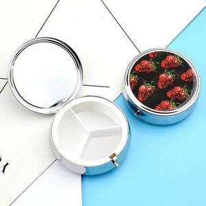 Pillendoosje Ronde Pillendoosje Pil Organizer met 3 Compartiment Rode Aardbei Patroon Pillen Gevallen voor Reizen Waterdichte Geneeskunde Organizer Doos Reizen Pillendoos Pillencontainers Vitamine