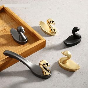 ROBAUN Kapstok haak gouden ingang muur haken creatieve noot kleding haak hanger haak versieren kapstok muur 1 stuk (kleur: wit S)