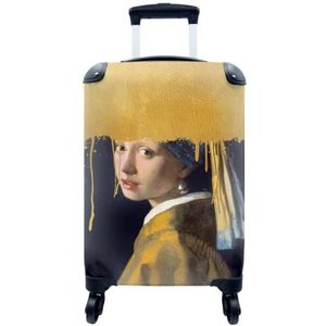 MuchoWow® Koffer - Meisje met de parel - Goud - Johannes Vermeer - Past binnen 55x40x20 cm en 55x35x25 cm - Handbagage - Trolley - Fotokoffer - Cabin Size - Print
