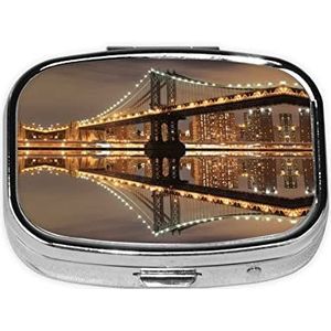 New York Manhattan Bridge Night Square Pill Box, Pil Dispenser Box Kabeljauwlever Oliedoos Vitamine pillendoos Patiënt pillendoos
