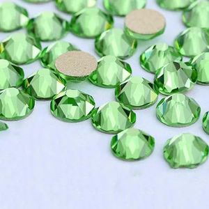 2088 DIY kristal nageldecoraties zonder hotfix, 8 grote en 8 kleine strass steentjes, platte achterkant, plaknagels voor nagelkunst - Peridot - SS30-288 stuks