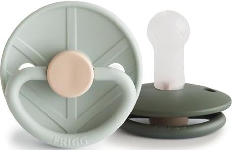 FRIGG Little Viking Siliconen fopspeen, verpakking van 2 stuks, siliconen, BPA-vrij, gemaakt in Denemarken, symmetrische speen in kersenvorm, saly/olijf, maat 2, 6-18 maanden